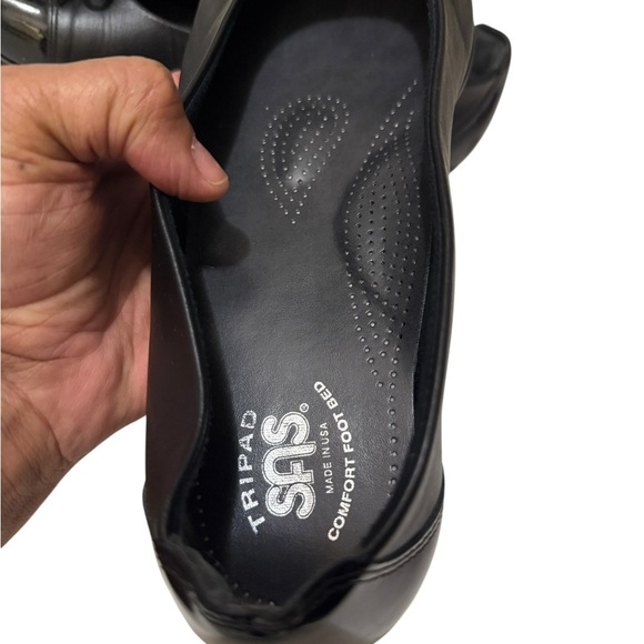 SAS Comfort Flats Sleek Design, a perfect choice for someone with a foot problem - Picture 8 of 13